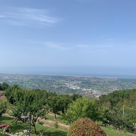 La Terrazza Sulla Versilia Pietrasanta Exterior foto